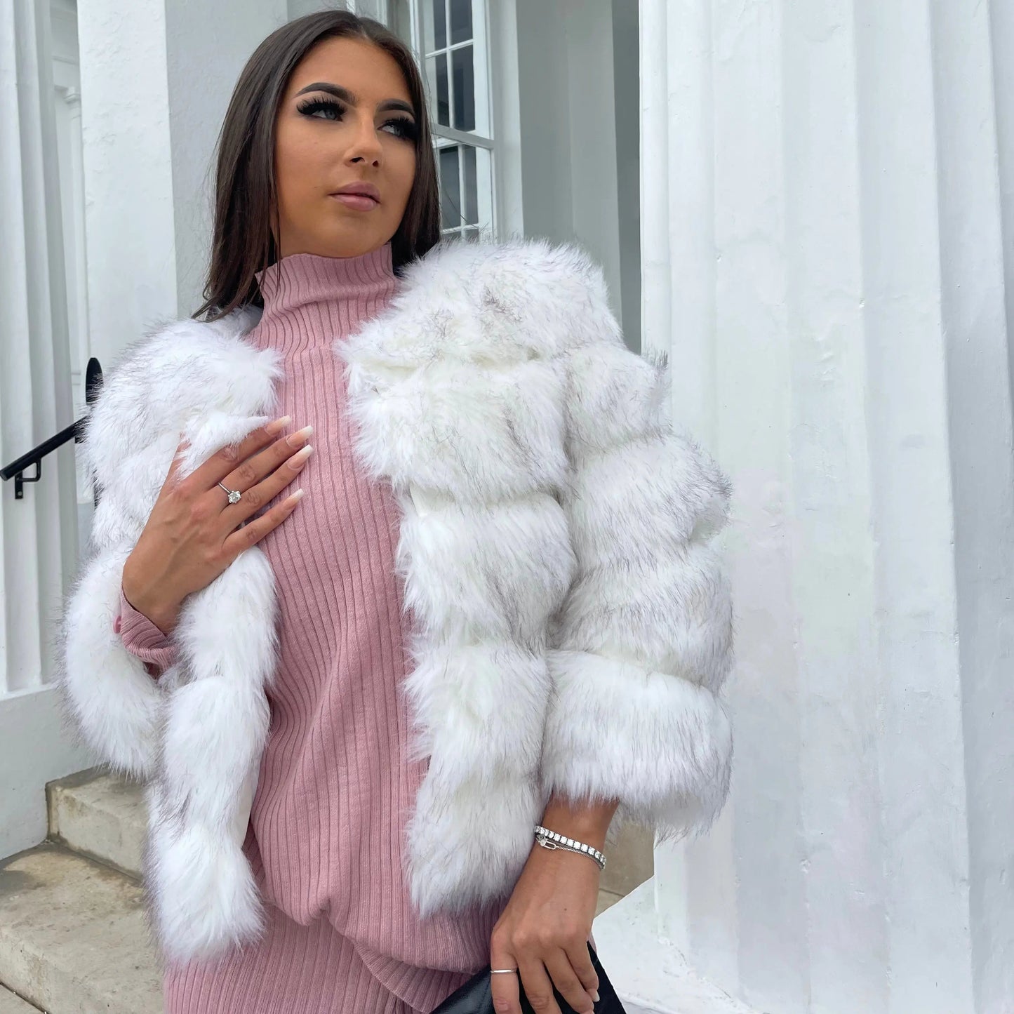 Lange Dames Winterjas – Lichtgewicht, Getailleerd en Volledig Gevoerd voor Elegantie en Comfort