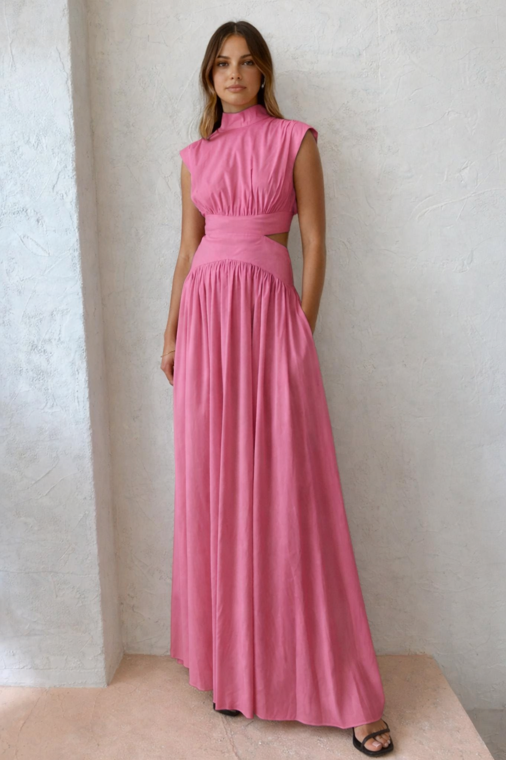 SALVINA | Maxi-jurk met Cut-out Rug en Plooidetail
