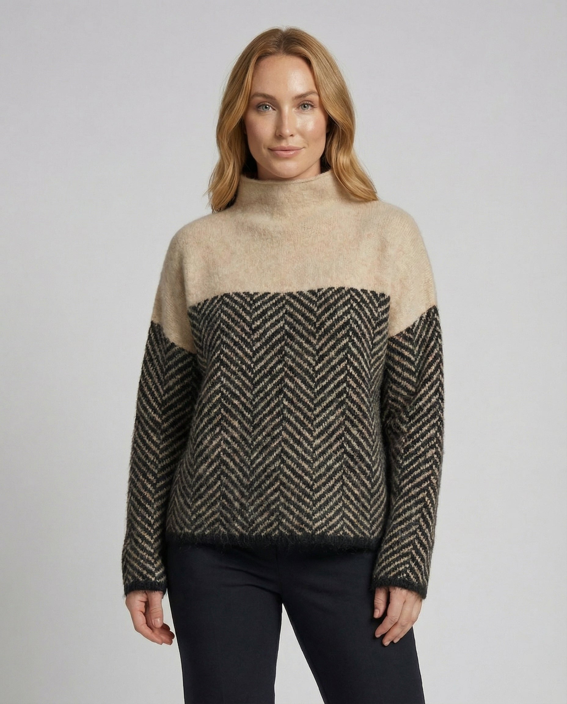 Holly Zwarte Damestrui | Zachte Synthetische Vezelmix, Comfortabel en Elegant 0
