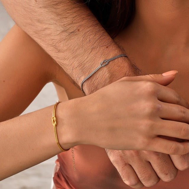 LUNA | Tijdloze Liefdesknoop Armband in Minimalistische Stijl